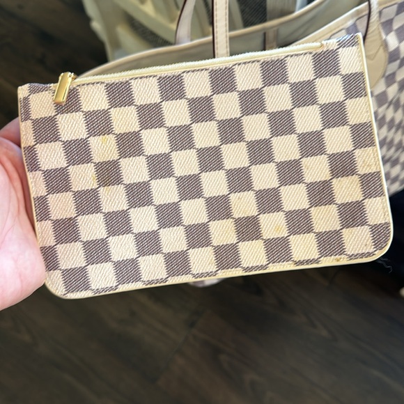 Daisy Rose cream checkered tote - Picture 8 of 9
